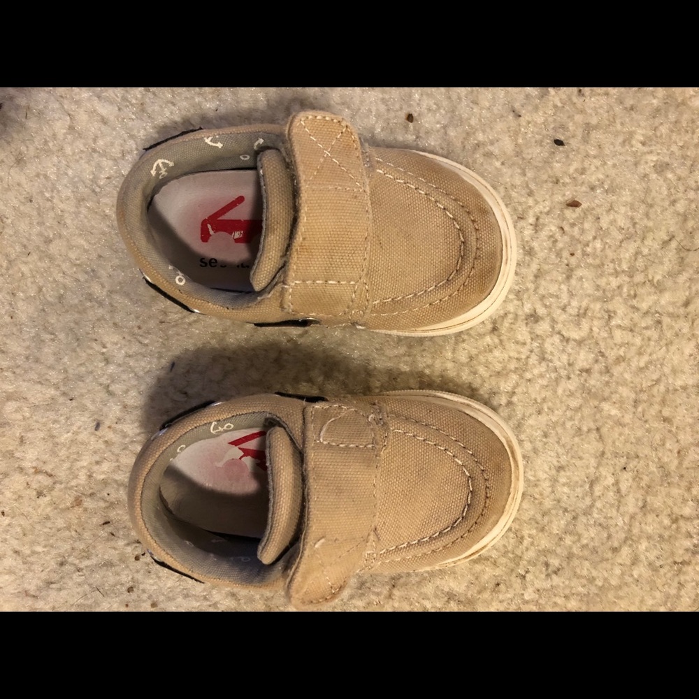 Boys shoes